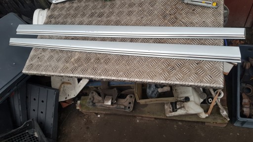 MERCEDES W209 moulding door left right 762