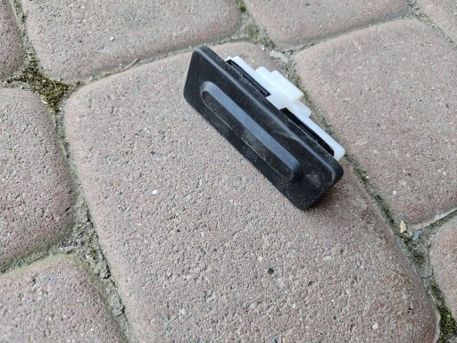 Bouton pour l’ouverture du capot Porte coffre hayon Opel Mokka B 2 9820395580