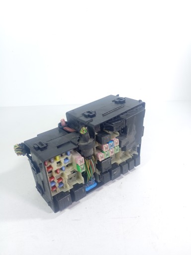 Volvo V50 S40 04-12 compartment of fuses OE 30679814