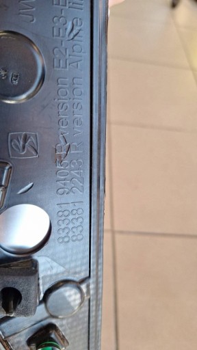 Couverture nadkola Arrière Arrière Bouche buse Gauche Renault Scenic E-Tech V 833819405R