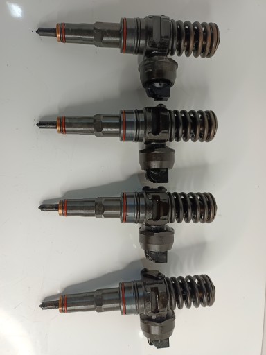 НАСОС-ФОРСУНКА 038130073AQ GOLF IV 1.9 TDI