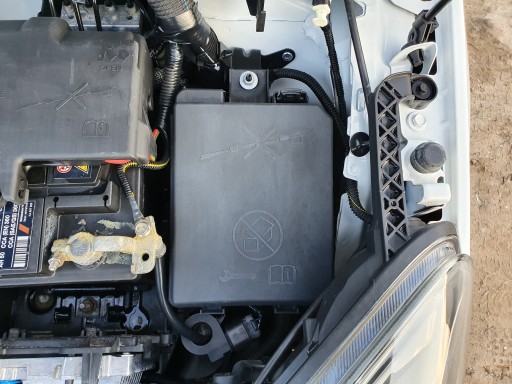 КОРПУС БЛОКА ПРЕДОХРАНИТЕЛЕЙ OPEL ADAM 1.2 1.4