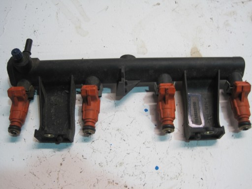 Rampe injection PEUGEOT CITROEN 9636520780