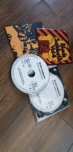【CD】Black Sabbath 4作品セット Vol. 4 (Super Deluxe 5LP Box Set): Amazon.pl: Płyty CD i