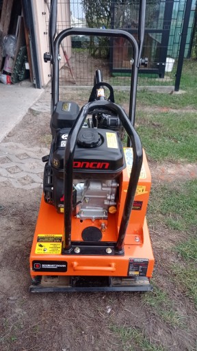 最新発見 ZAGĘSZCZARKA GRUNTU UBIJAK 90kg KOŁA + MATA + SILNIK LONCIN その他
