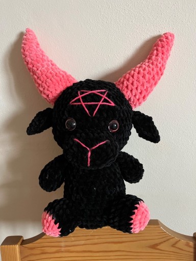 Крилата плюшева іграшка Бафомет