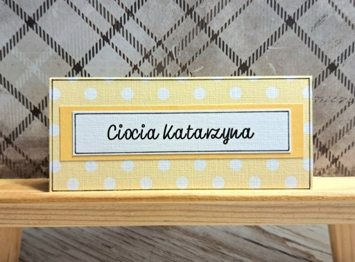 Жовті листівки з днем \u200b\u200bнародження для одного року