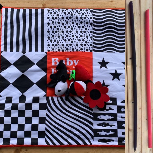 Набір контрастних / дитячих іграшок 100 шт