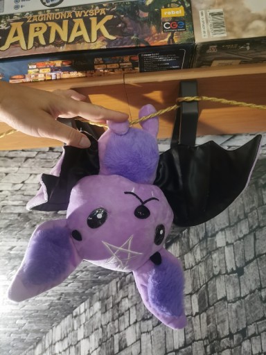 Кажан з пентаграмою