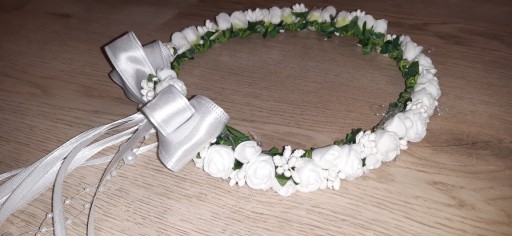 Білий причастя вінок