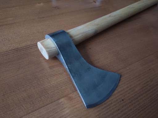 Siekiera toporek na survival 545g trzonek hikorowy osłona