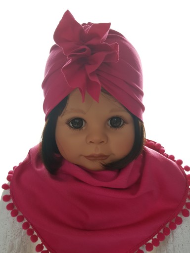 KOMPLET DLA DZIEWCZYNKI CZAPKA TURBAN + CHUSTKA Z POMPONIKAMI 3MC-10LAT 6WZ