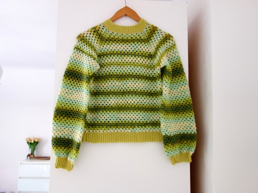 Zdjęcie oferty: NOWY SWETER SWETEREK HANDMADE SZYDEŁKOWY WEŁNA WEŁNIANY PASKI STÓJKA 36 S