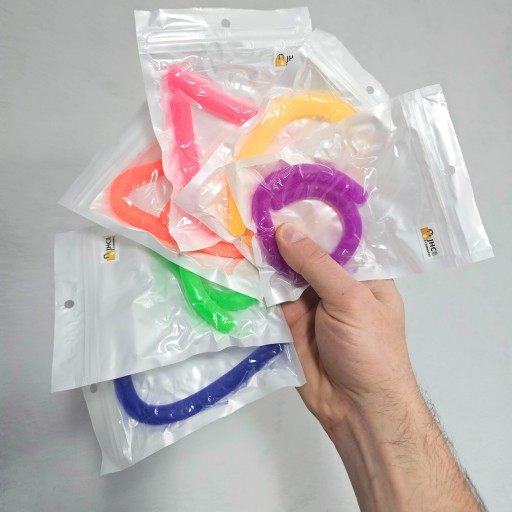 MONKEY NOODLE GNIOTEK ZABAWKA MAKARON ANTYSTRESOWY sensoryczny elastyczny 1