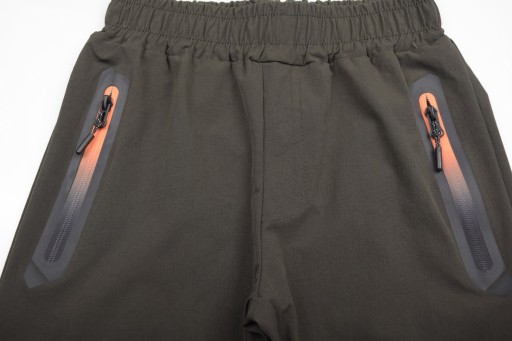 KRÓTKIE SPODNIE K-17K2-Z8 SPODENKI nylonowe sportowe SUPER lekkie 122/128