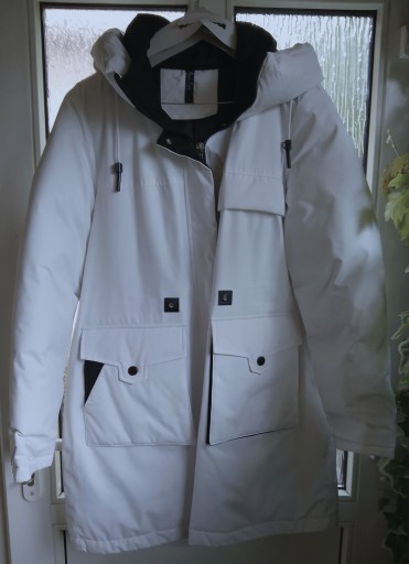 Zdjęcie oferty: BIAŁA KURTKA Z KAPTUREM OCIEPLANA L/XL JAK NOWA ROSSE LINE