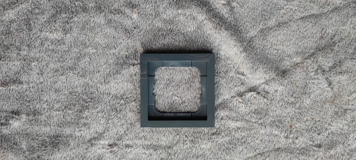 Zdjęcie oferty: Ramka gniazdka włącznika pojedyncza ABB Bush-Jaeger antracyt 1721-181K