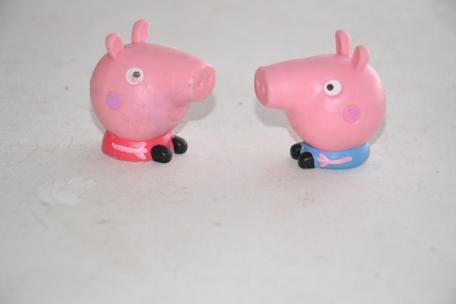 ŚWINKA PEPPA GUMOWA FIGURKA DO KĄPIELI 2 SZT