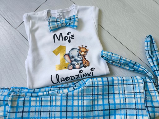 Komplet na roczek chłopca krata niebieska safari moje 1 urodzinki