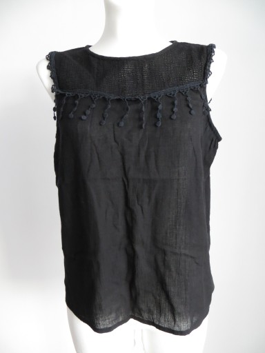 Zdjęcie oferty: Bluzka czarna z gipiurą 40 bez rękawów 100% bawełna