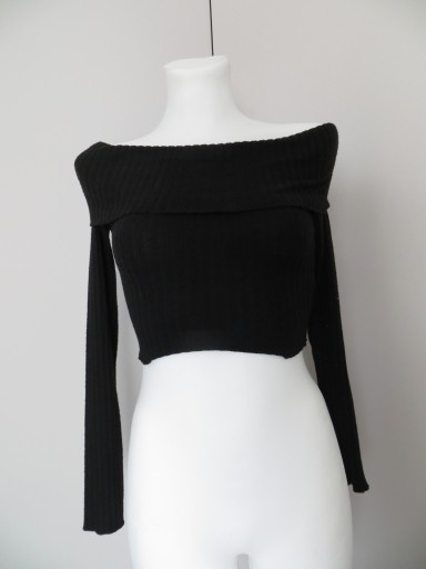 Zdjęcie oferty: Prążkowana koszulka Bershka S z dekoltem odsłaniającym ramiona czarna