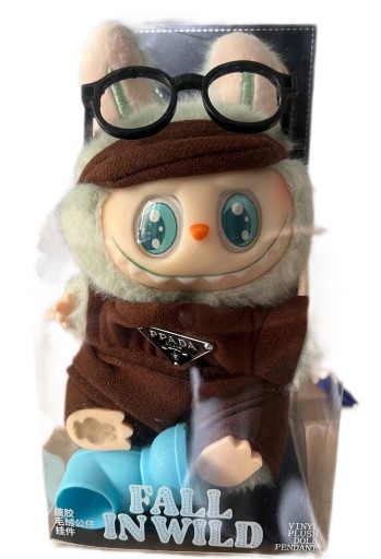 Brelok Labubu, zabawka figurka The Monsters, Labubu w ubranku