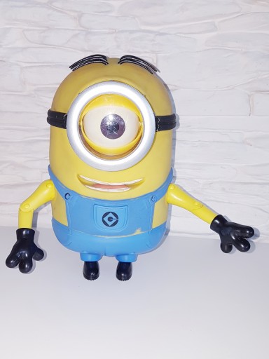 MINIONKI MINIONEK STUART NUNCZAKO FIGURKA AKCJI 15CM