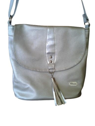 Zdjęcie oferty: Srebrna torebka na ramię