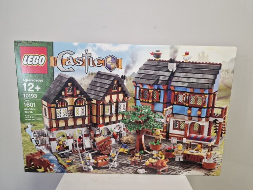 Klocki LEGO Castle Zestaw Średniowieczna wioska z targiem 10193
