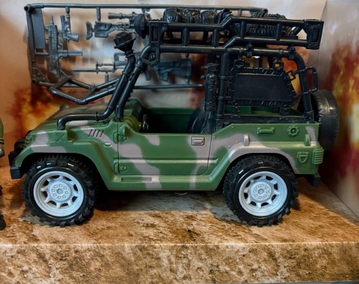 Pojazd wojskowy wojsko militarny jeep żołnierz