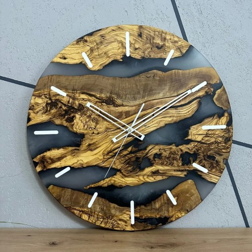 Zdjęcie oferty: Zegar ścienny z drewna oliwnego 