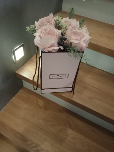 Zdjęcie oferty: flower box z róz duzy 