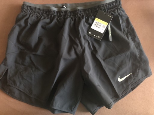 Zdjęcie oferty: Nowe spodenki NIKE roz S