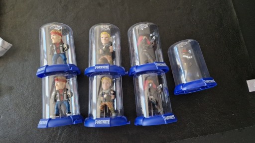 Zdjęcie oferty: 7 oryginalnych kolekcjonerskich figurek Fortnite w kapsułłach ochronnych