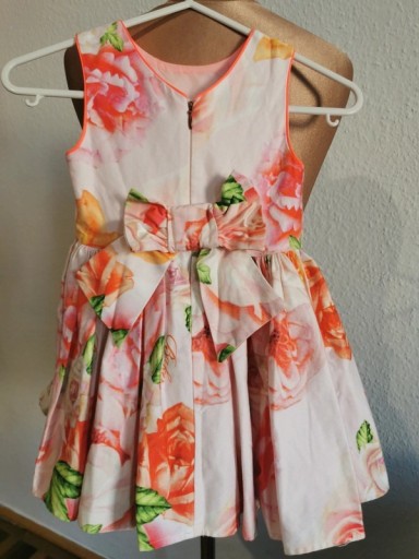 Zdjęcie oferty: Różowa sukienka w kwiatki Ted Baker rozmiar 98