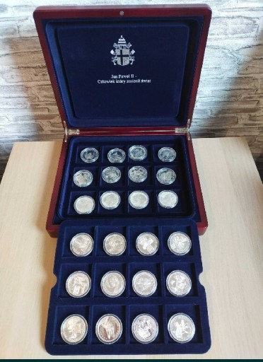 Zdjęcie oferty: 24 srebrne medale Jan Paweł II