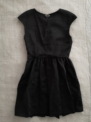 Zdjęcie oferty: Czarna elegancka prążkowana sukienka Zara 36