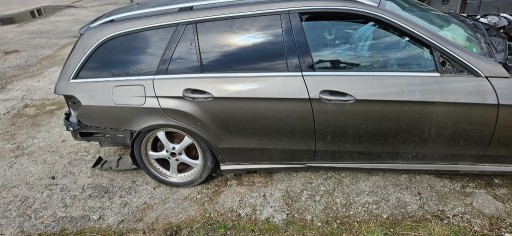 Zdjęcie oferty: Mercedes w212 kombi czesci drzwi klapa tyl miechy