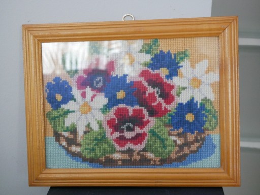 Zdjęcie oferty: Stary obrazek haftem krzyżykowym - Kwiaty
