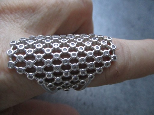 Zdjęcie oferty: Ażurowy pierścionek z cyrkoniami srebro  925