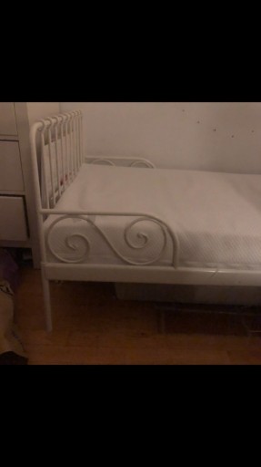 Zdjęcie oferty: Łóżko metalowe pojedyncze białe regulowane IKEA