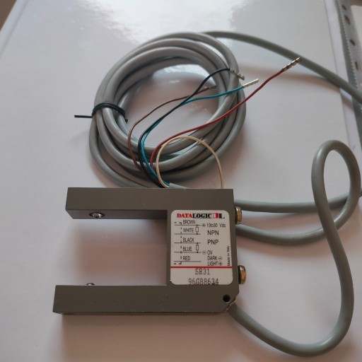 Zdjęcie oferty: OMRON e3f2-ds30c4-m Czujnik fotoelektryczny   