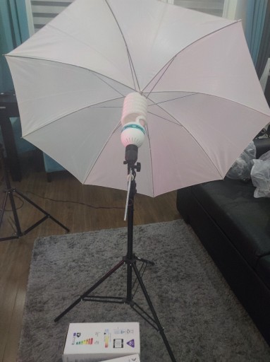 Zdjęcie oferty: Domowe studio fotograficzne (statyw lampa parasol)