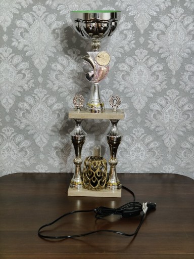 Zdjęcie oferty: Lampka - puchar, świecące trofeum, żarówka Edisona 