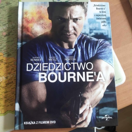 Zdjęcie oferty: Książka z filmem DVD Dziedzictwo Bourne'a