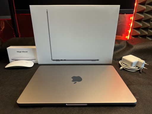 Zdjęcie oferty: MacBook Air M2 2022 - 13,6" 24/256 Space Gray