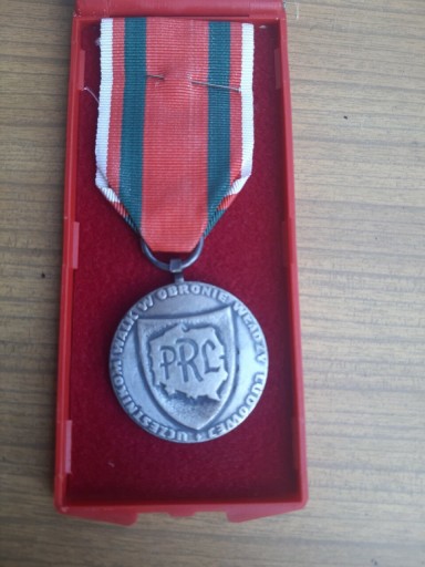 Zdjęcie oferty: Medal PRL Uczestnikom walk w obronie władzy ludowe