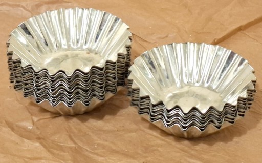 Zdjęcie oferty: Foremka blaszka na babeczkę foremki 7cm 24 sztuki