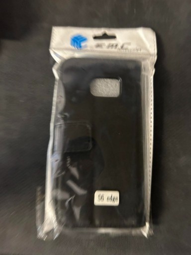 Zdjęcie oferty: Etui Samsung Galaxy S6 Edge czarne Nowe!!! 