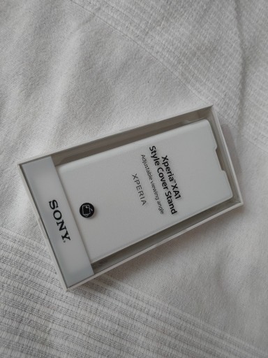 Zdjęcie oferty: Etui na telefon Sony Xperia XA1 białe, SCSG30